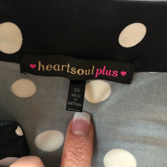 Ruffle front top - Picture 2 of 2